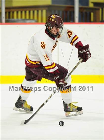 Thumbnail 3 in Ridgefield vs. St. Joseph (CIAC Division 1 Quarterfinal) photogallery.