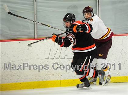 Thumbnail 2 in Ridgefield vs. St. Joseph (CIAC Division 1 Quarterfinal) photogallery.