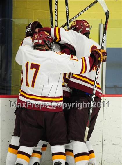 Thumbnail 3 in Ridgefield vs. St. Joseph (CIAC Division 1 Quarterfinal) photogallery.
