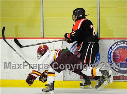 Thumbnail 2 in Ridgefield vs. St. Joseph (CIAC Division 1 Quarterfinal) photogallery.