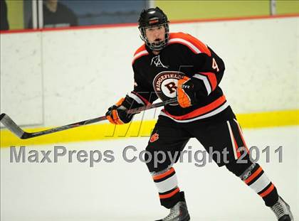 Thumbnail 3 in Ridgefield vs. St. Joseph (CIAC Division 1 Quarterfinal) photogallery.