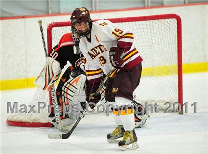 Thumbnail 2 in Ridgefield vs. St. Joseph (CIAC Division 1 Quarterfinal) photogallery.