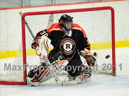 Thumbnail 3 in Ridgefield vs. St. Joseph (CIAC Division 1 Quarterfinal) photogallery.