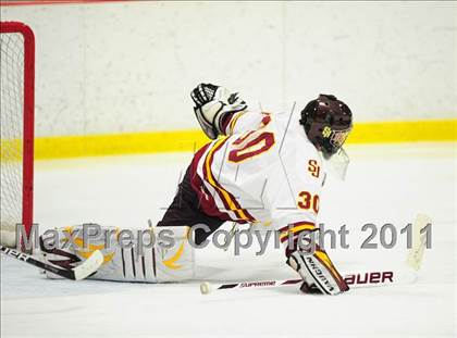 Thumbnail 3 in Ridgefield vs. St. Joseph (CIAC Division 1 Quarterfinal) photogallery.