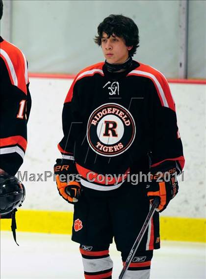Thumbnail 2 in Ridgefield vs. St. Joseph (CIAC Division 1 Quarterfinal) photogallery.
