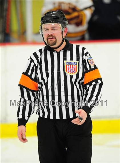 Thumbnail 2 in Ridgefield vs. St. Joseph (CIAC Division 1 Quarterfinal) photogallery.