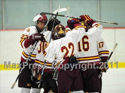 Thumbnail 2 in Ridgefield vs. St. Joseph (CIAC Division 1 Quarterfinal) photogallery.