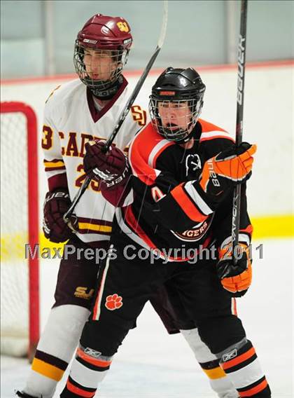 Thumbnail 3 in Ridgefield vs. St. Joseph (CIAC Division 1 Quarterfinal) photogallery.