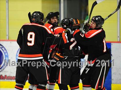 Thumbnail 2 in Ridgefield vs. St. Joseph (CIAC Division 1 Quarterfinal) photogallery.