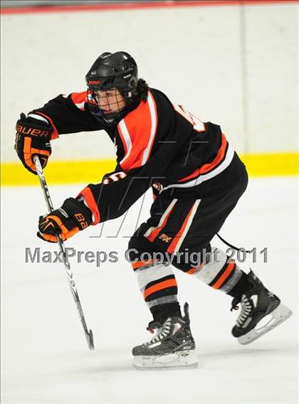Thumbnail 2 in Ridgefield vs. St. Joseph (CIAC Division 1 Quarterfinal) photogallery.