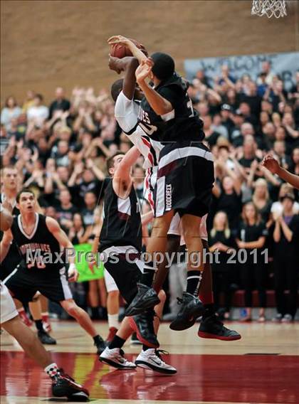 Thumbnail 3 in Antelope vs. Woodcreek (CIF State NorCal D2 Semifinal) photogallery.