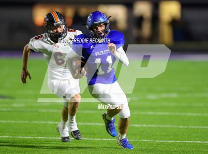 Thumbnail 2 in Wolfe City vs. Tom Bean (UIL 2A-1 Region II Bi-District Playoff) photogallery.
