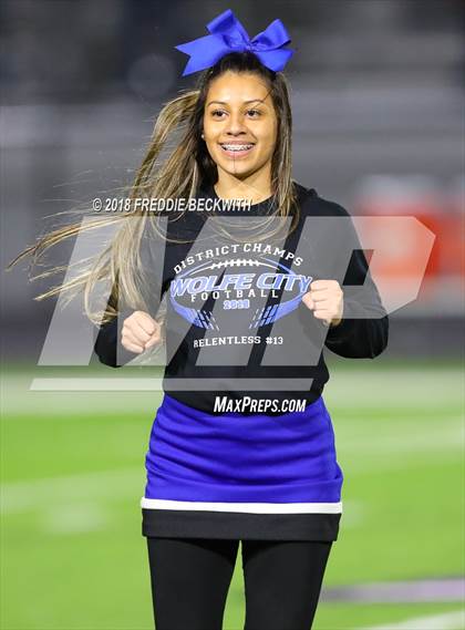 Thumbnail 1 in Wolfe City vs. Tom Bean (UIL 2A-1 Region II Bi-District Playoff) photogallery.