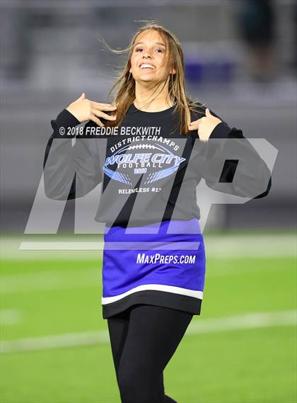 Thumbnail 1 in Wolfe City vs. Tom Bean (UIL 2A-1 Region II Bi-District Playoff) photogallery.
