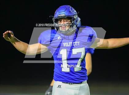 Thumbnail 3 in Wolfe City vs. Tom Bean (UIL 2A-1 Region II Bi-District Playoff) photogallery.