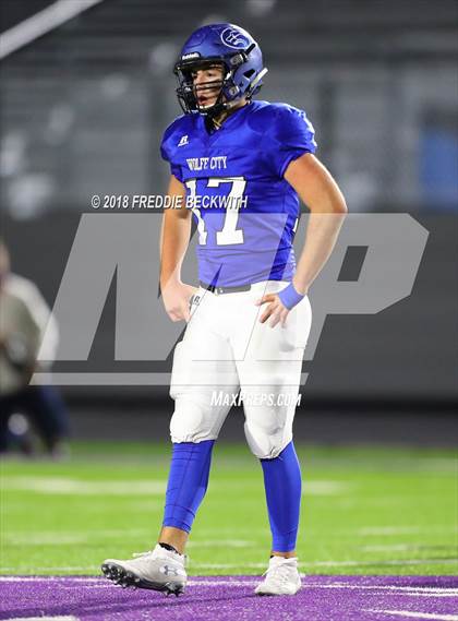 Thumbnail 3 in Wolfe City vs. Tom Bean (UIL 2A-1 Region II Bi-District Playoff) photogallery.