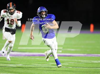 Thumbnail 1 in Wolfe City vs. Tom Bean (UIL 2A-1 Region II Bi-District Playoff) photogallery.