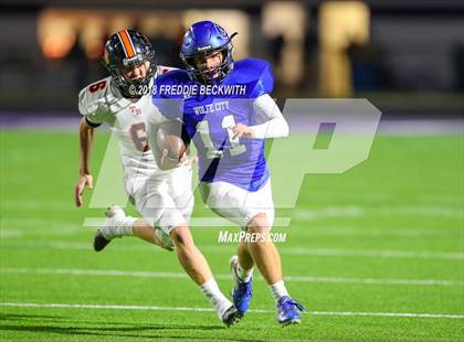 Thumbnail 3 in Wolfe City vs. Tom Bean (UIL 2A-1 Region II Bi-District Playoff) photogallery.