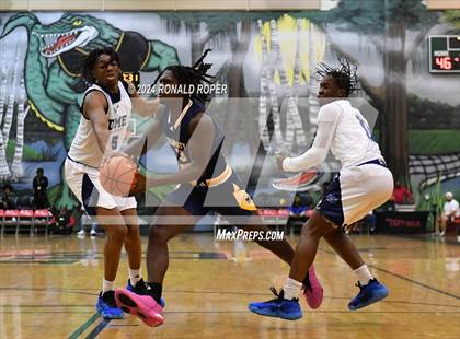 Thumbnail 2 in DME Academy vs. Dream City Christian National (Chick-Fil-A Classic) photogallery.