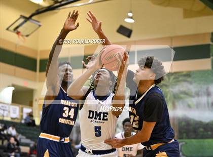 Thumbnail 2 in DME Academy vs. Dream City Christian National (Chick-Fil-A Classic) photogallery.