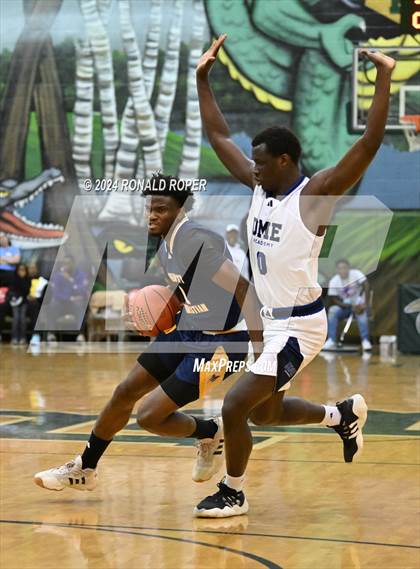 Thumbnail 3 in DME Academy vs. Dream City Christian National (Chick-Fil-A Classic) photogallery.