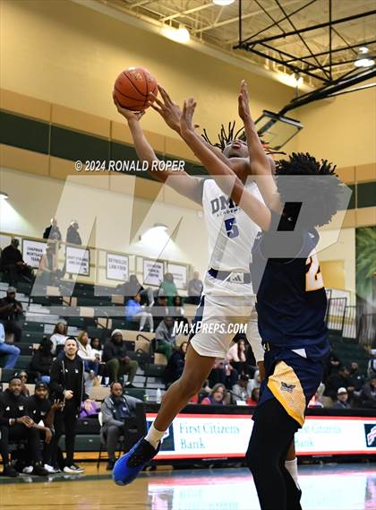 Thumbnail 3 in DME Academy vs. Dream City Christian National (Chick-Fil-A Classic) photogallery.