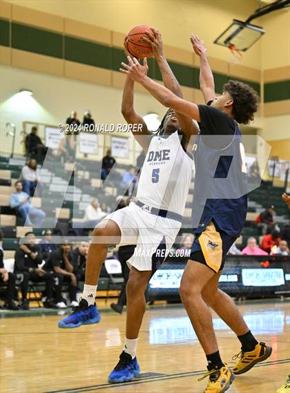 Thumbnail 3 in DME Academy vs. Dream City Christian National (Chick-Fil-A Classic) photogallery.
