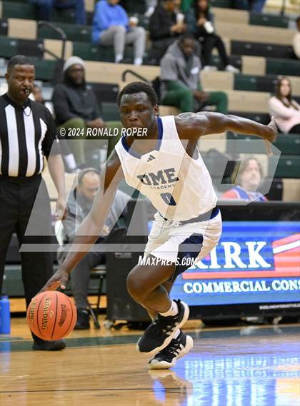 Thumbnail 3 in DME Academy vs. Dream City Christian National (Chick-Fil-A Classic) photogallery.