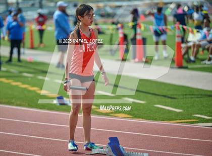 Thumbnail 1 in Panther Relays (4x200M) photogallery.