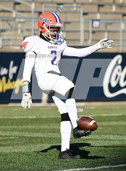 Thumbnail 3 in Bloomfield vs. Ansonia (CIAC Class S Final) photogallery.