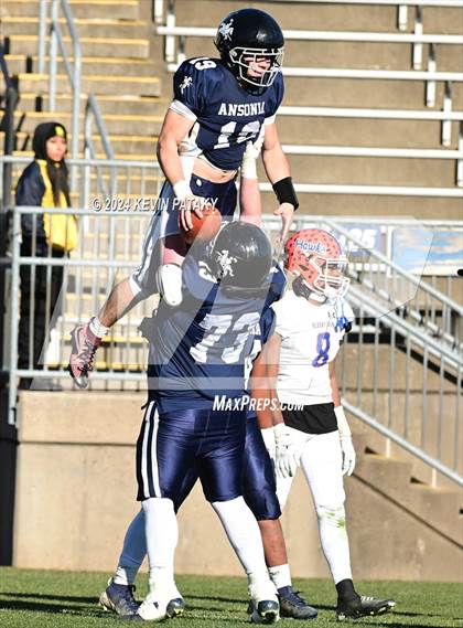 Thumbnail 3 in Bloomfield vs. Ansonia (CIAC Class S Final) photogallery.