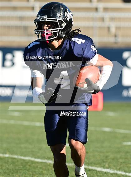 Thumbnail 3 in Bloomfield vs. Ansonia (CIAC Class S Final) photogallery.