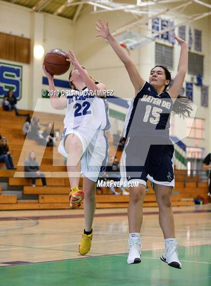 Thumbnail 3 in Mater Dei Catholic @ Eastlake photogallery.