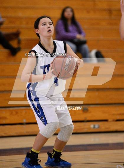 Thumbnail 2 in Mater Dei Catholic @ Eastlake photogallery.