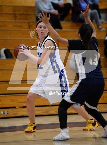 Thumbnail 2 in Mater Dei Catholic @ Eastlake photogallery.