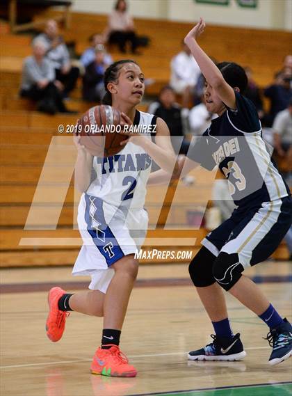 Thumbnail 1 in Mater Dei Catholic @ Eastlake photogallery.