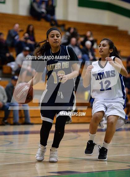 Thumbnail 3 in Mater Dei Catholic @ Eastlake photogallery.