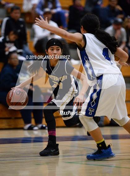 Thumbnail 2 in Mater Dei Catholic @ Eastlake photogallery.