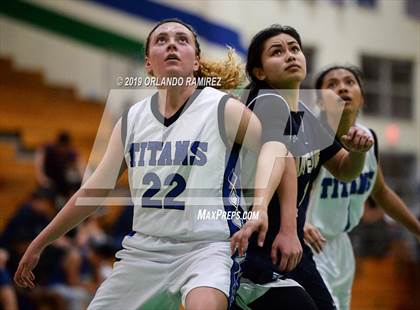 Thumbnail 2 in Mater Dei Catholic @ Eastlake photogallery.