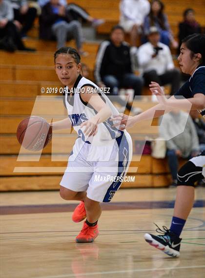 Thumbnail 2 in Mater Dei Catholic @ Eastlake photogallery.
