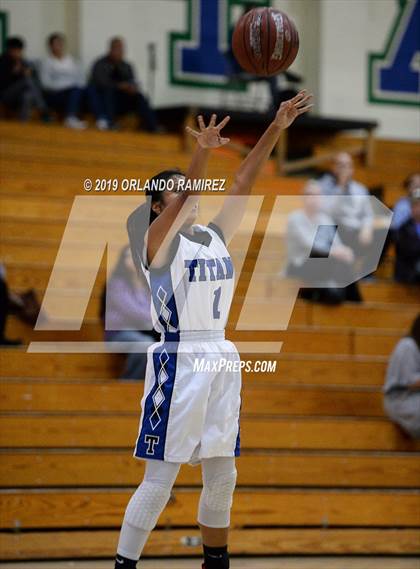 Thumbnail 1 in Mater Dei Catholic @ Eastlake photogallery.