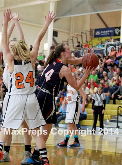Thumbnail 2 in Justin-Siena vs. Arcata (CIF NorCal Regional D4 Final) photogallery.