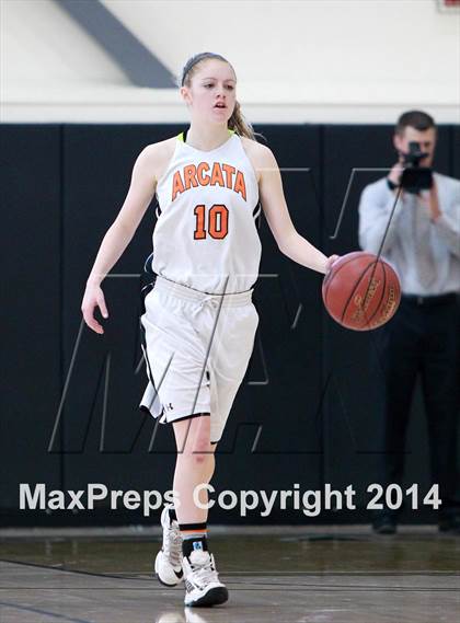 Thumbnail 1 in Justin-Siena vs. Arcata (CIF NorCal Regional D4 Final) photogallery.