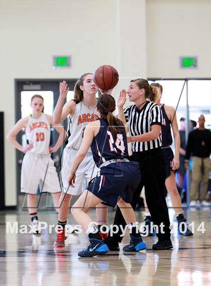 Thumbnail 3 in Justin-Siena vs. Arcata (CIF NorCal Regional D4 Final) photogallery.