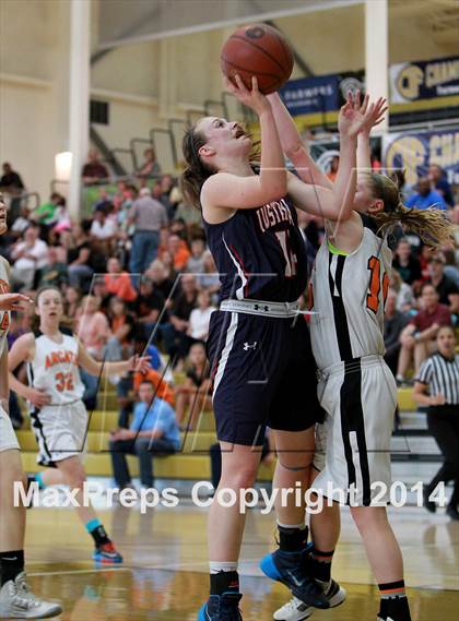Thumbnail 3 in Justin-Siena vs. Arcata (CIF NorCal Regional D4 Final) photogallery.