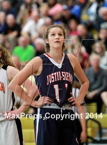 Thumbnail 3 in Justin-Siena vs. Arcata (CIF NorCal Regional D4 Final) photogallery.