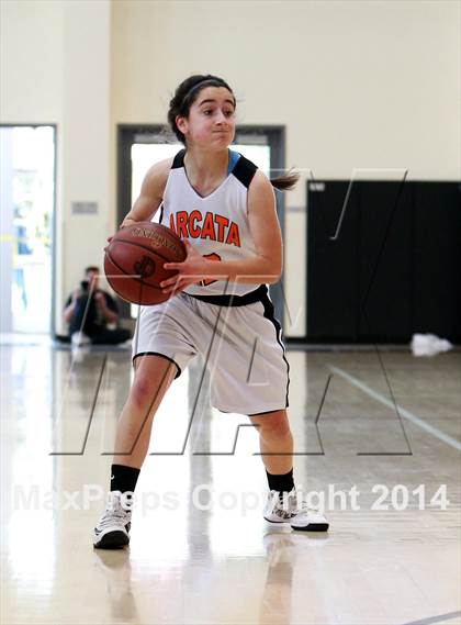Thumbnail 2 in Justin-Siena vs. Arcata (CIF NorCal Regional D4 Final) photogallery.