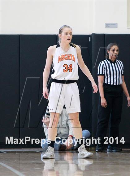 Thumbnail 3 in Justin-Siena vs. Arcata (CIF NorCal Regional D4 Final) photogallery.