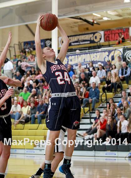 Thumbnail 3 in Justin-Siena vs. Arcata (CIF NorCal Regional D4 Final) photogallery.