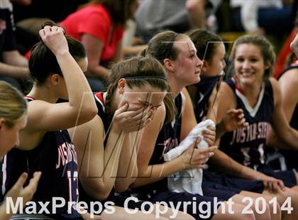 Thumbnail 3 in Justin-Siena vs. Arcata (CIF NorCal Regional D4 Final) photogallery.